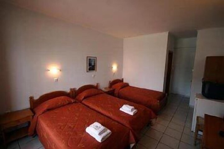 Room 8 of 27