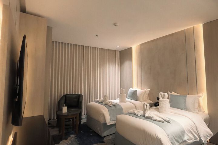 Room 19 of 48