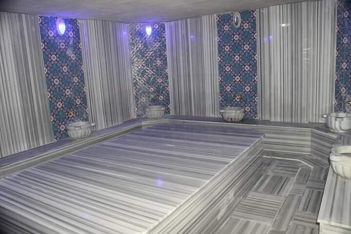 Room 13 of 19