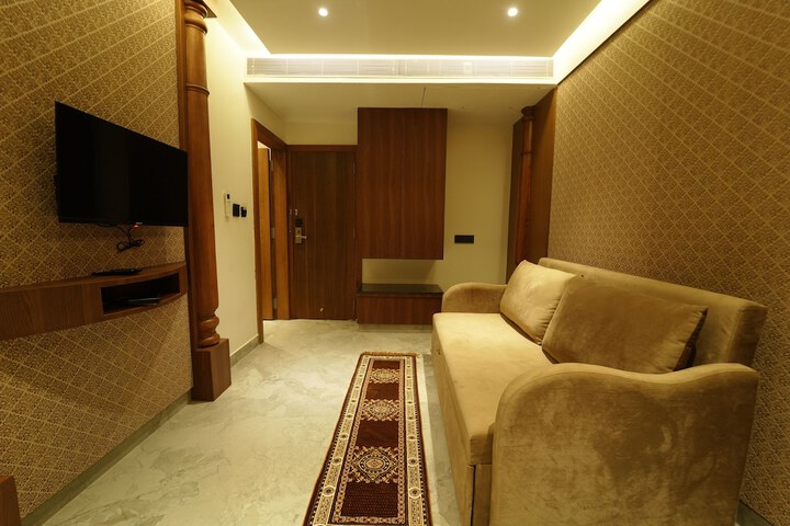 Room 19 of 35
