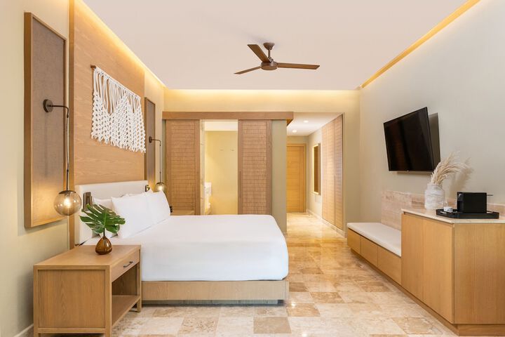 Room 10 of 121