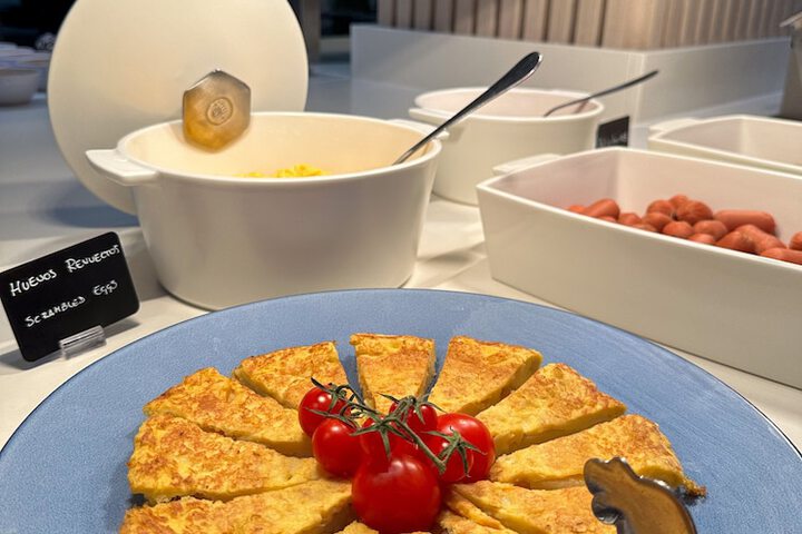 Dining 60 of 78
