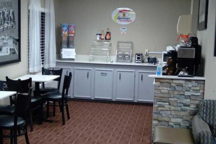 Breakfast area