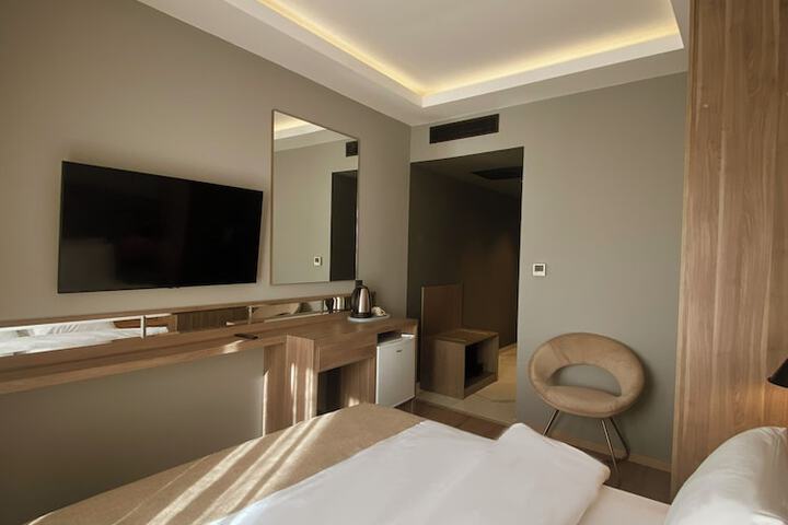 Room 26 of 74