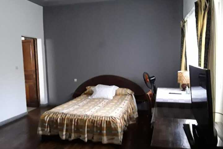 Room 9 of 9