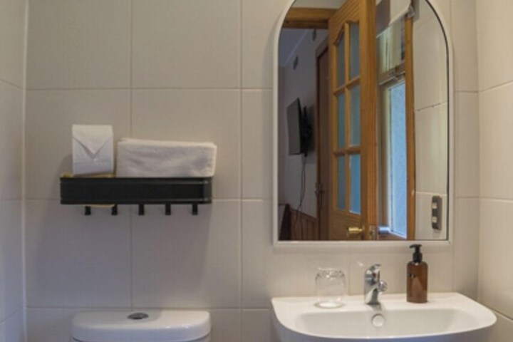 Room 19 of 25