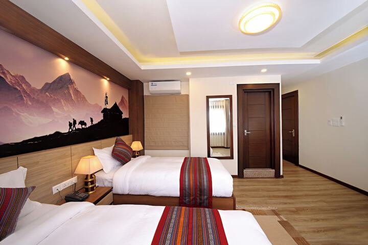 Room 4 of 121