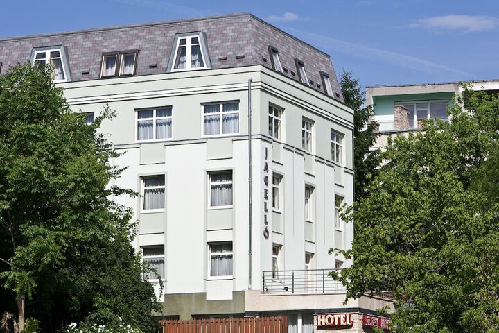 Hotel 32 of 36