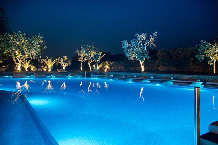 Pool 216 of 332