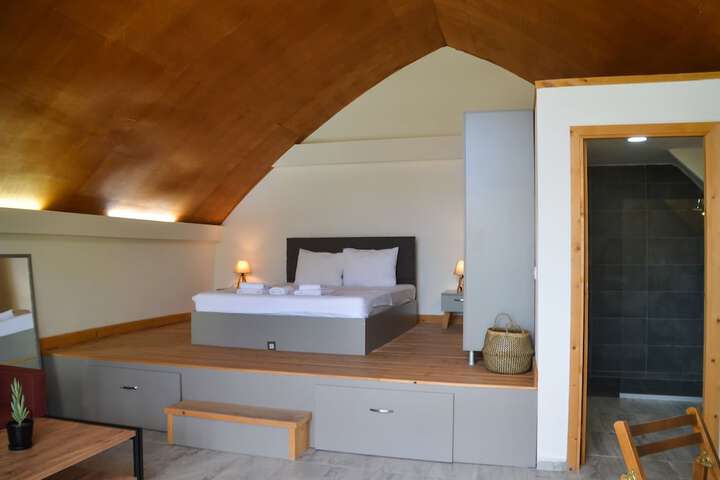 Room 8 of 26