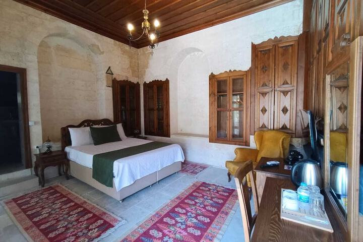 Room 4 of 35