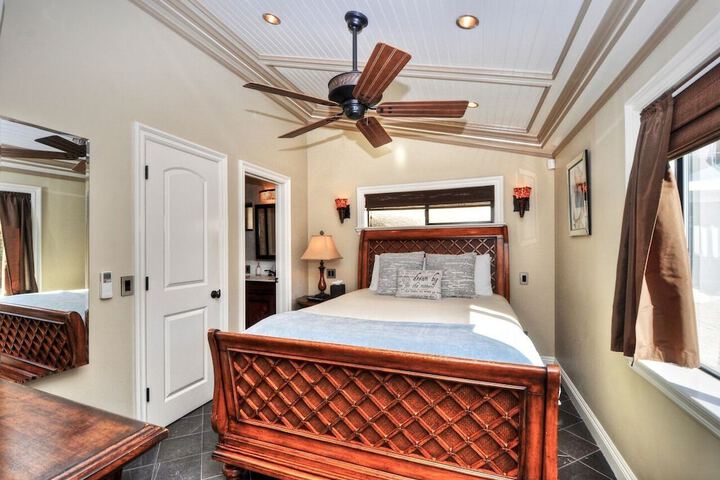 Room 33 of 110