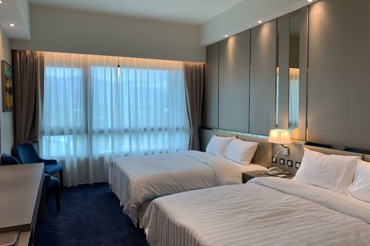 Room 9 of 43