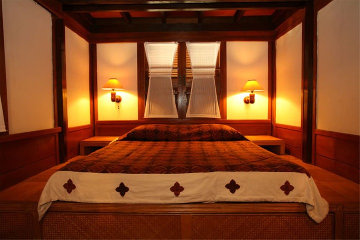 Room 32 of 54