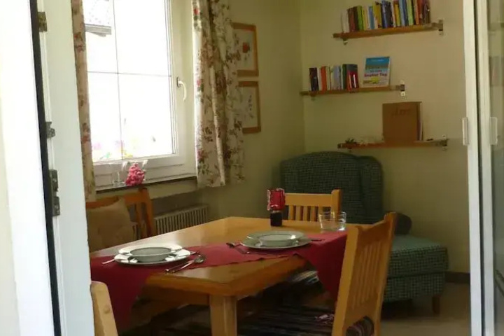 Room 2 of 8