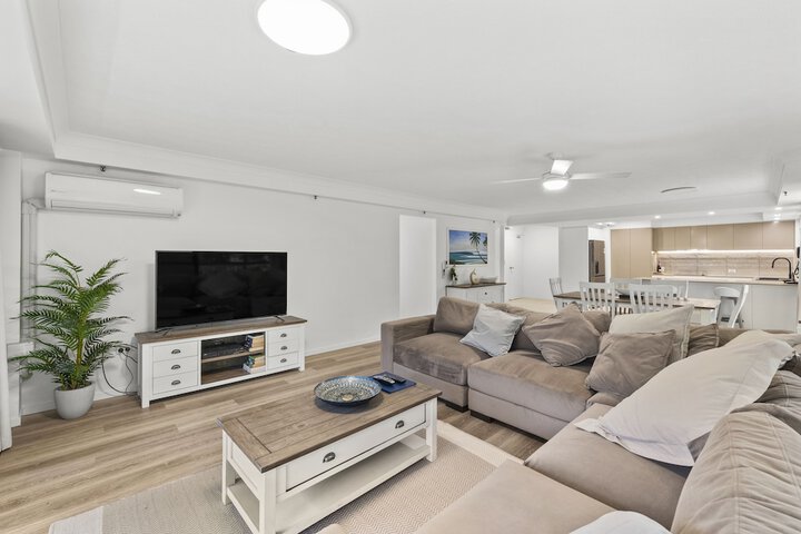 Room 15 of 293