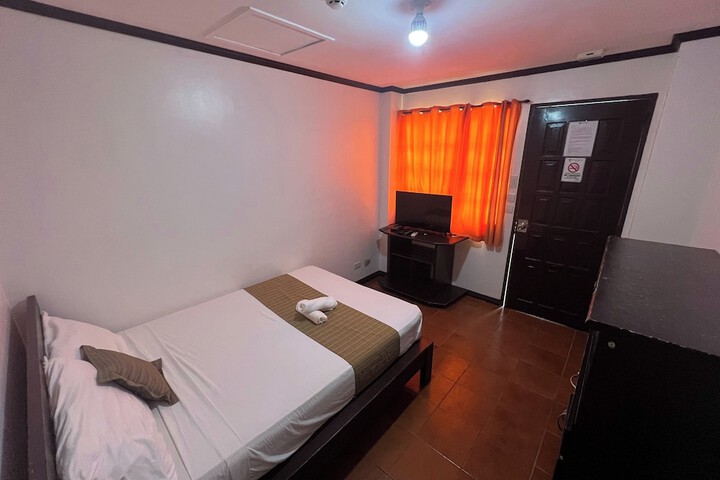 Room 13 of 68