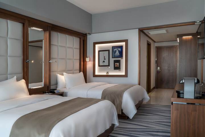 Room 20 of 103