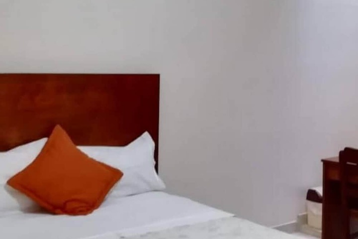 Room 8 of 13