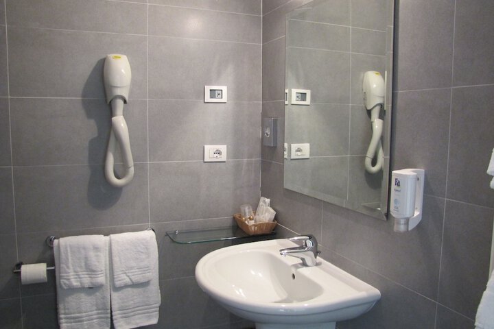 Room 12 of 45