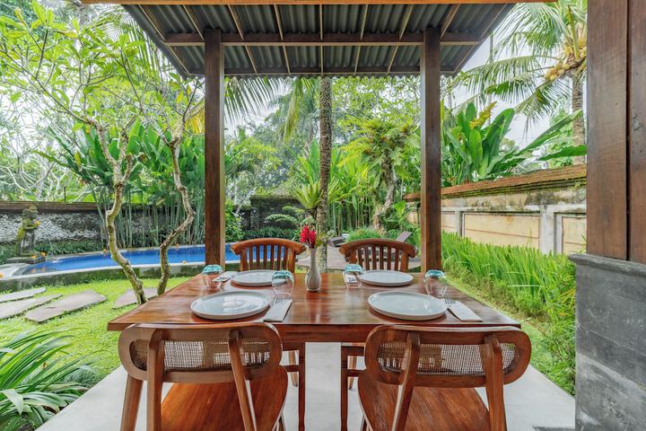 Dining Photos