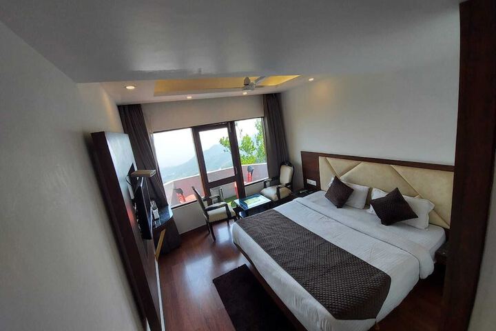 Room 4 of 27