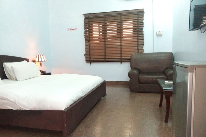 Room 8 of 24