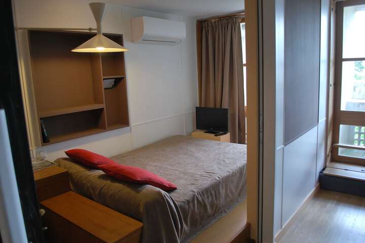 Room 30 of 98