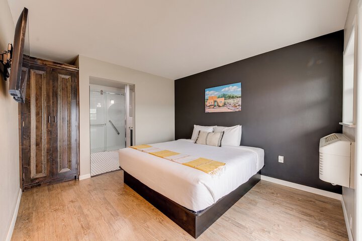 Room 46 of 87