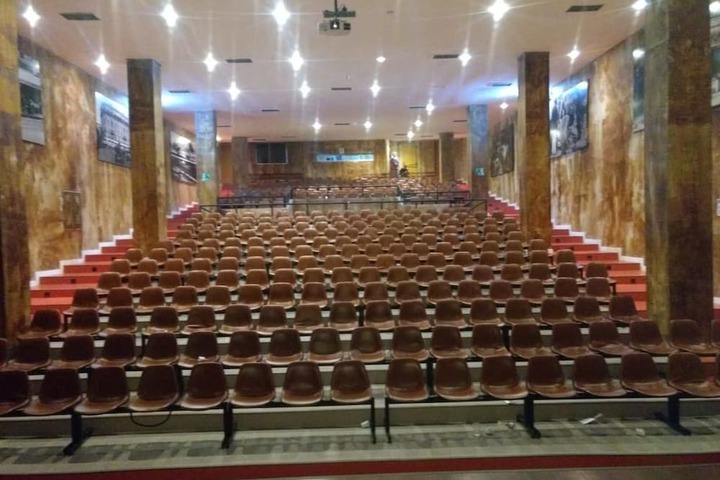 Business Center 14 of 15