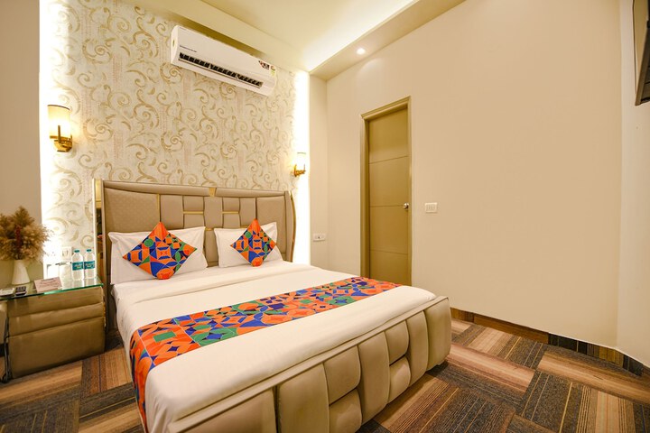Room 14 of 27