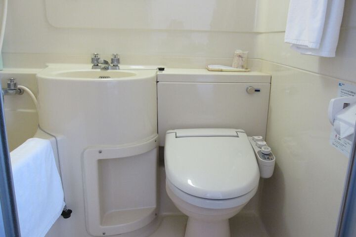 Room 18 of 65