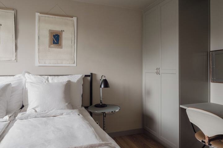 Room 130 of 203