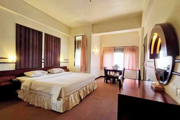 Room 5 of 20