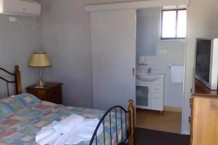 Room 2 of 17