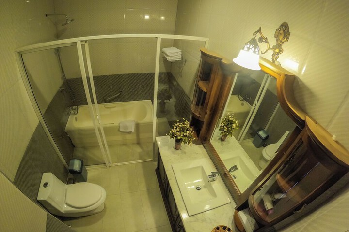Room 18 of 43
