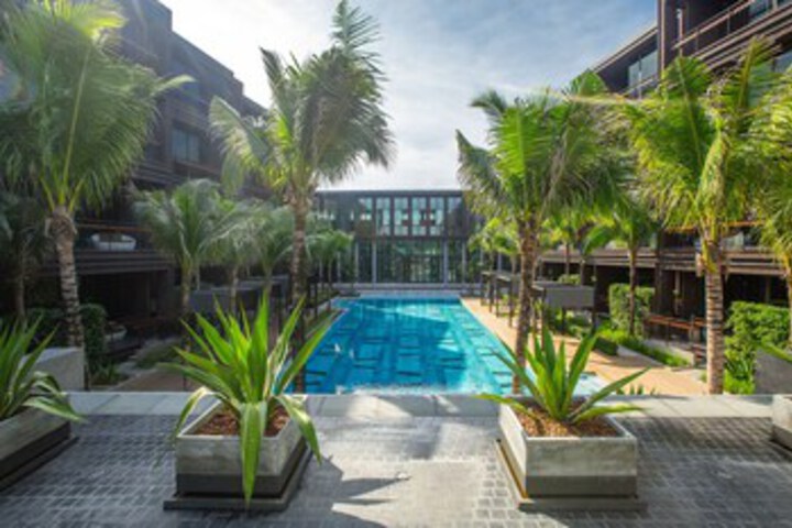 Pool 15 of 21