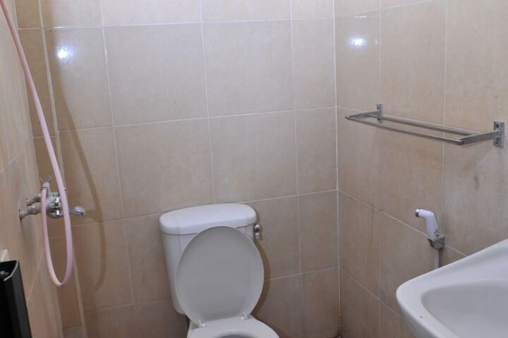 Room 5 of 6