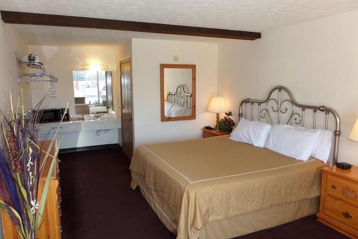Room 3 of 6