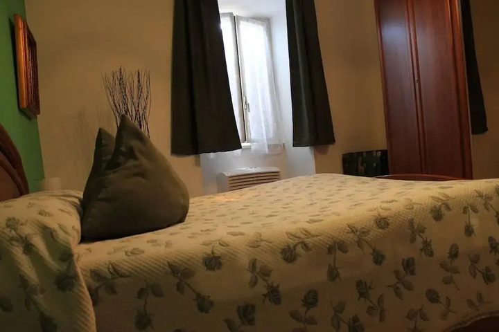Room 3 of 18