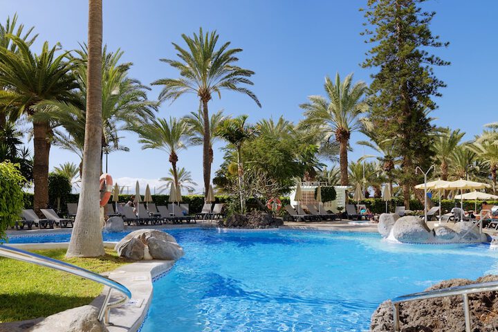 Hotel Pool