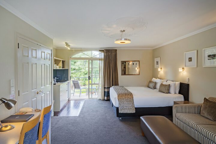 Room 5 of 119