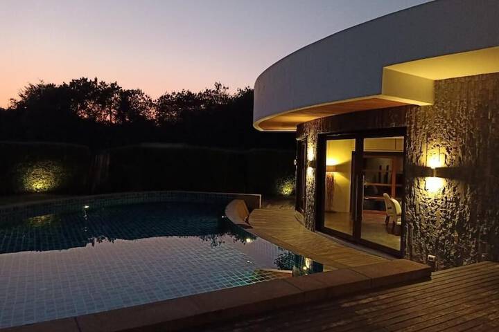 Pool Hotel