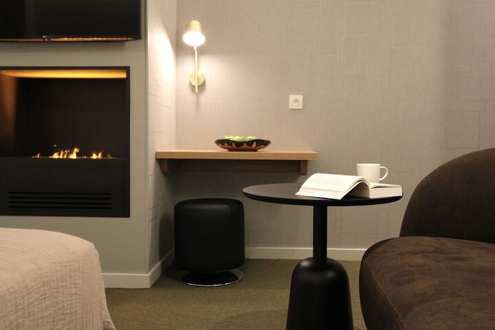 Room 115 of 780