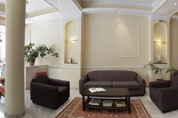 Entrance & Lobby