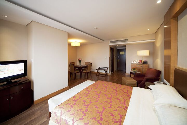 Room 7 of 30