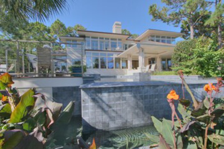 Pool 16 of 24