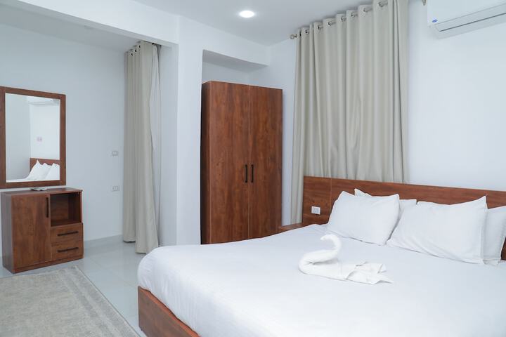 Room 27 of 48