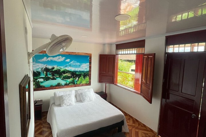 Room 11 of 38