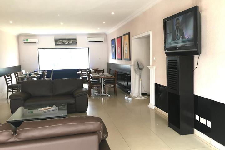 Room 13 of 42